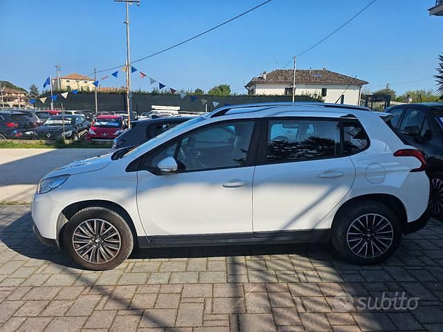Usata Peugeot 2008 Active 75 CV (55 kW) 2015 Bianco SUV