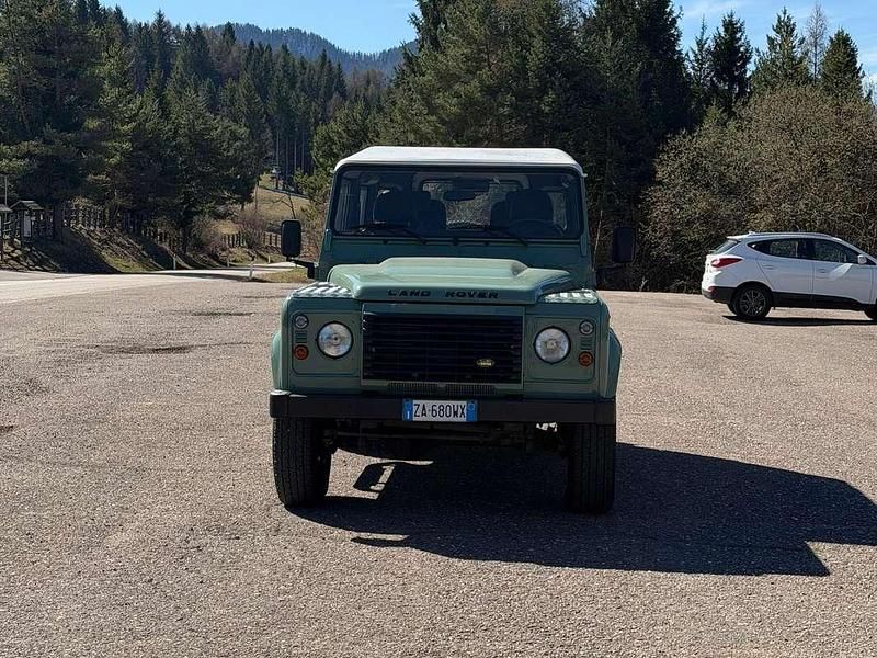 Usata Land Rover Defender 122 CV (89 kW) 2010 Verde Station wagon