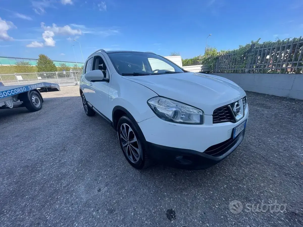 Usata Nissan Qashqai Acenta 131 CV (96 kW) 2013 Bianco SUV