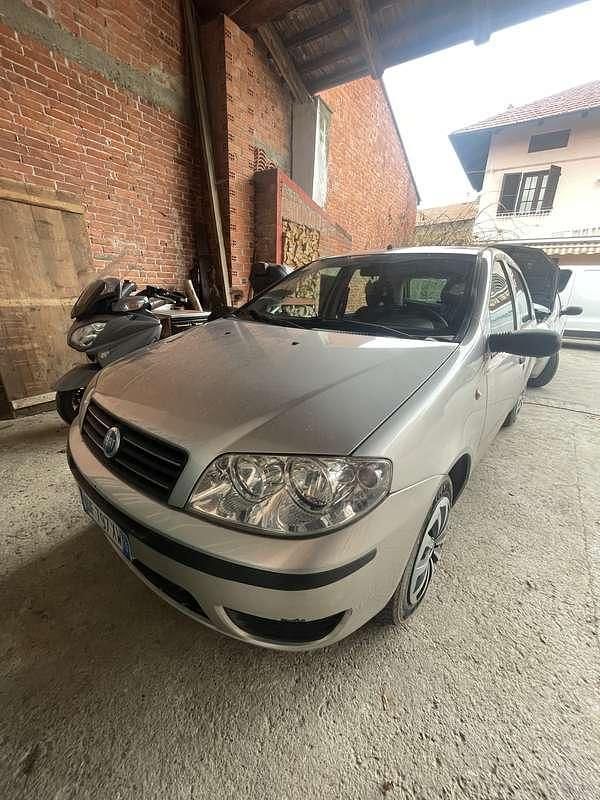 Usata Fiat Punto Active 60 CV (44 kW) 2007 Berlina