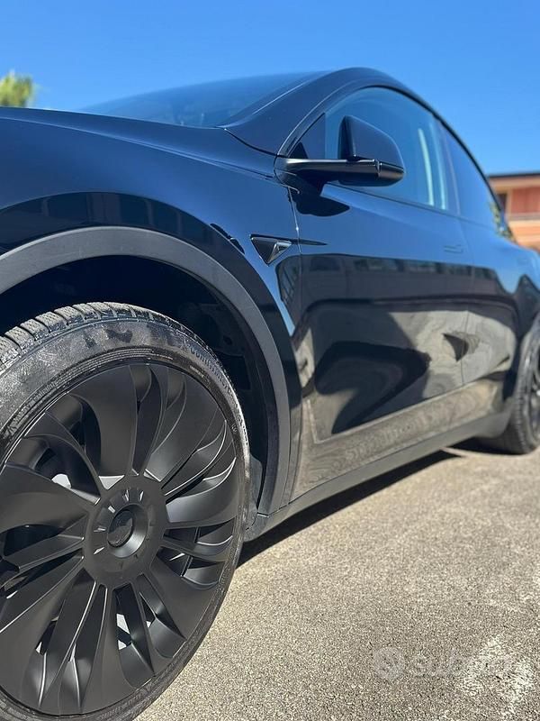 Usata Tesla Model Y RWD 88 kW (120 CV) 2022 Nero SUV