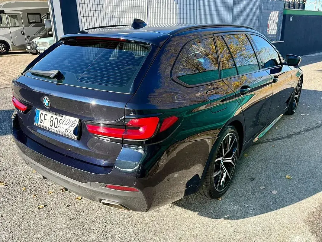 Usata BMW 530 M Sport 249 CV (183 kW) 2021 Blu/azzurro Station wagon