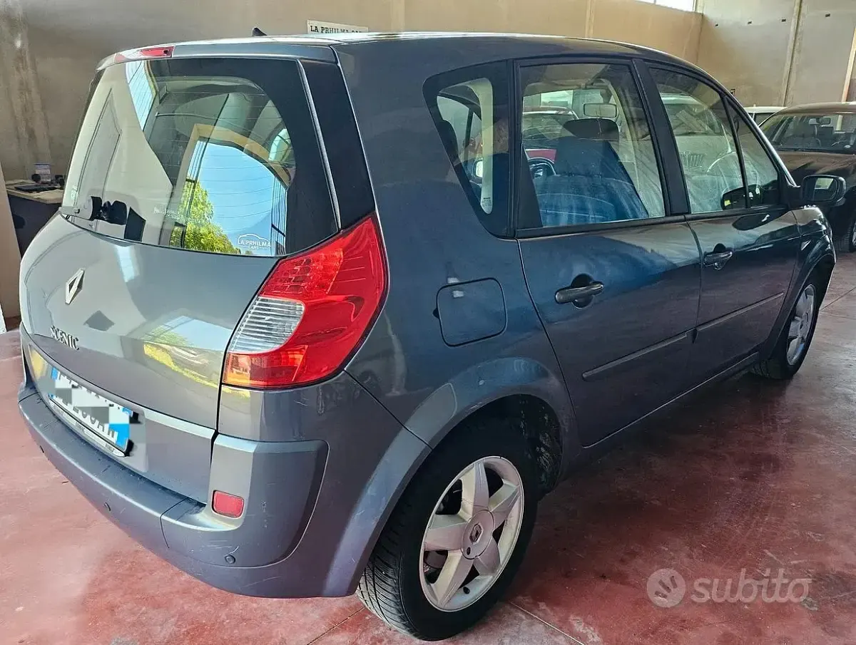 Usata Renault Scenic E-Tech 102 CV (75 kW) 2008 Blu Monovolume
