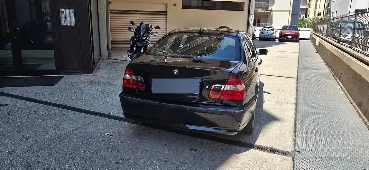 Usata BMW 2002 184 CV (135 kW) 2002 Nero Berlina