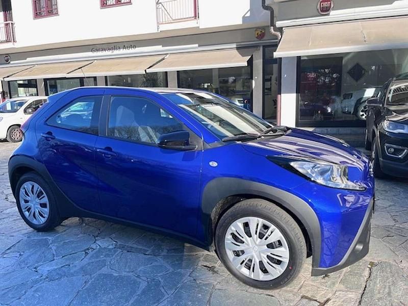 Nuova Toyota Aygo X Active 72 CV (52 kW) 2025 Blu/azzurro SUV