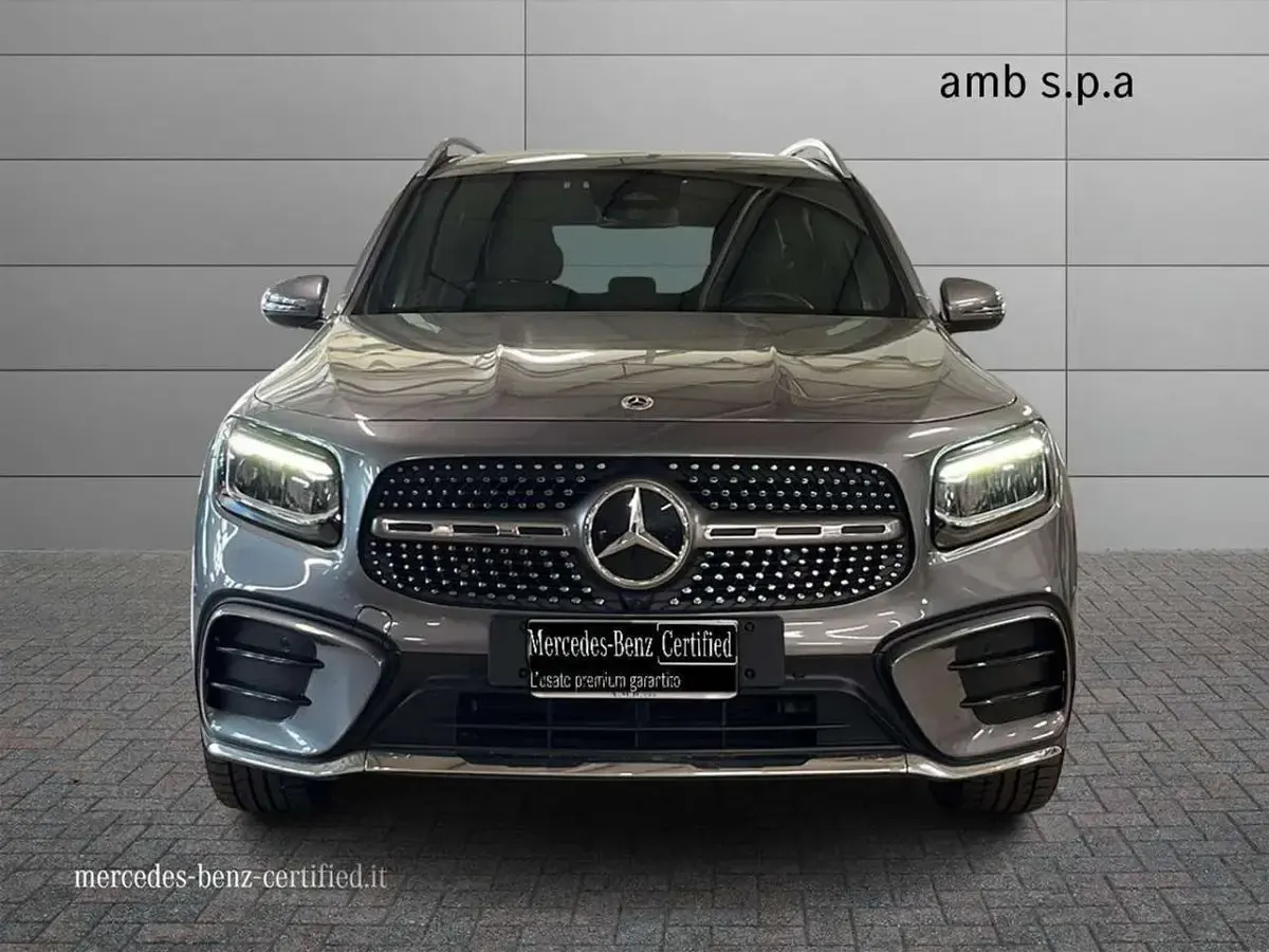 Usata Mercedes GLB200 AMG line 150 CV (110 kW) 2024 Grigio SUV