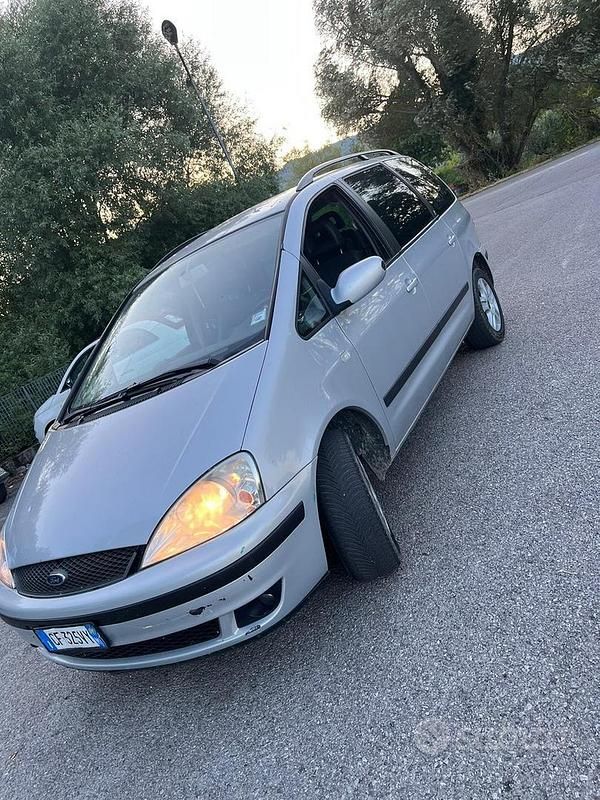 Usata Ford Galaxy 110 CV (80 kW) 2003 Grigio Monovolume