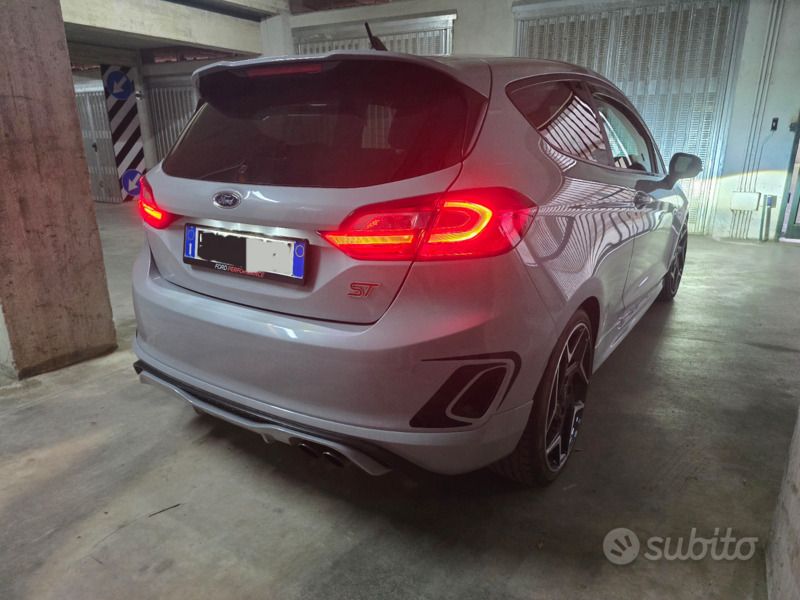 Usata Ford Fiesta ST 205 CV (150 kW) 2019 Grigio Utilitaria