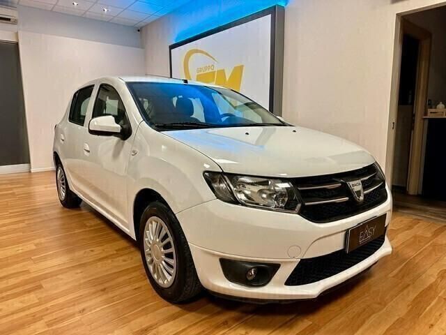 Bianco Usata 2014 Dacia Sandero Ambiance Due volumi | 6499 € (Buon prezzo) - Immagine 1/4