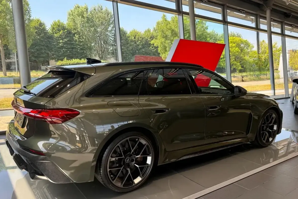 Nuova Audi RS5 639 CV (469 kW) 2026 Verde Station wagon