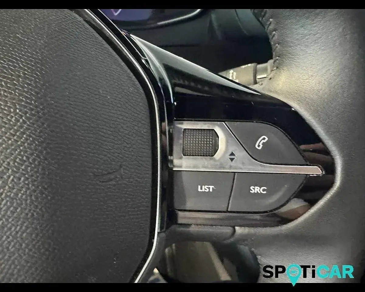 Usata Peugeot 2008 Allure 100 CV (73 kW) 2025 Bianco SUV