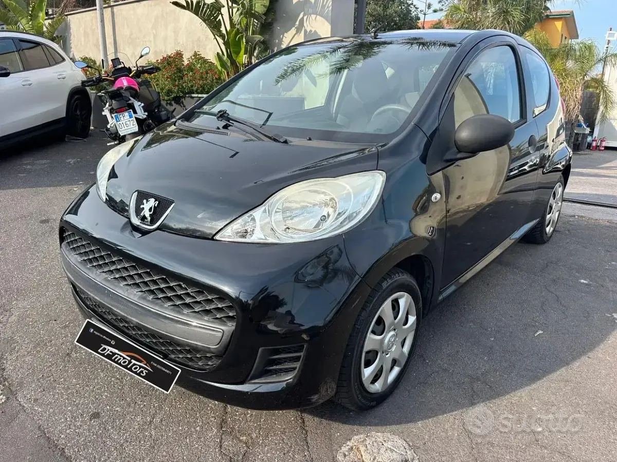 Usata Peugeot 107 68 CV (50 kW) 2009 Nero Utilitaria