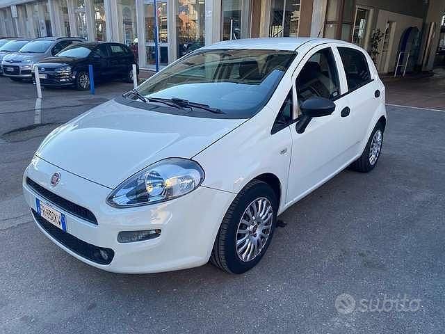 Usata Fiat Punto Street 78 CV (57 kW) 2018 Bianco Utilitaria