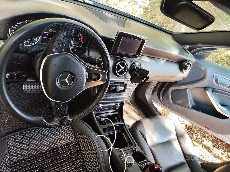 Usata Mercedes 180 2013 Grigio Berlina