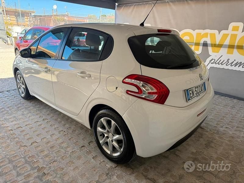 Usata Peugeot 208 Allure 82 CV (60 kW) 2012 Bianco Utilitaria