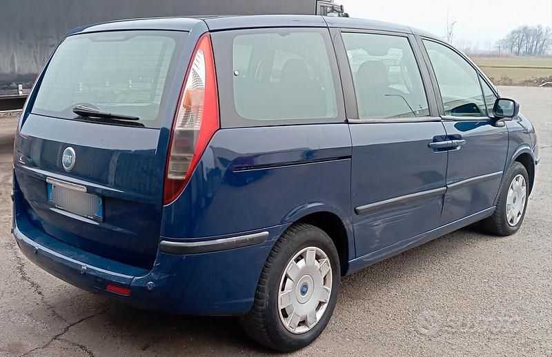 Usata Fiat Ulysse Dynamic 108 CV (79 kW) 2006 Blu Monovolume