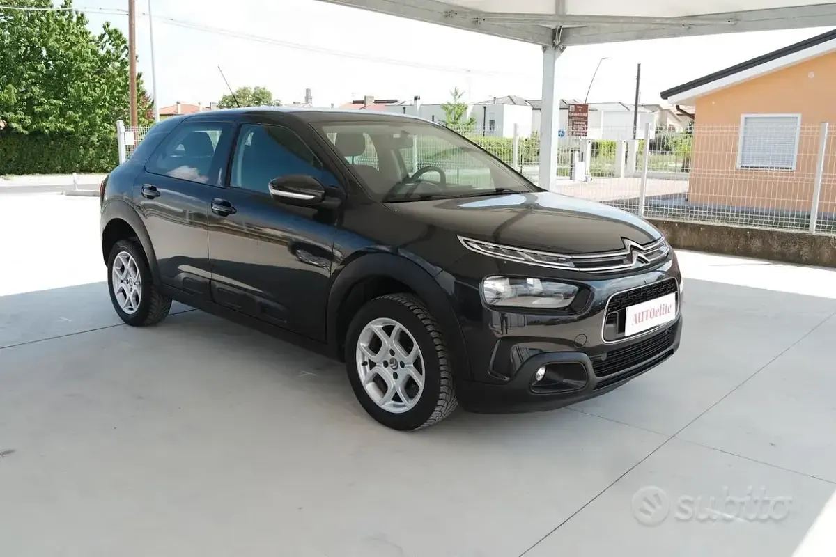 Usata Citroën C4 Cactus Shine 102 CV (75 kW) 2019 Nero Utilitaria