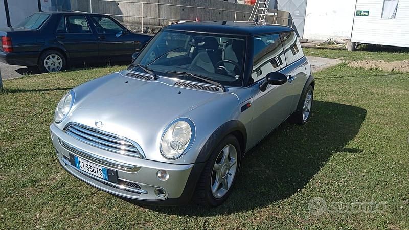 Argento Usata 2005 Mini ONE Due volumi | 4500 € (Molto cara) - Immagine 1/4