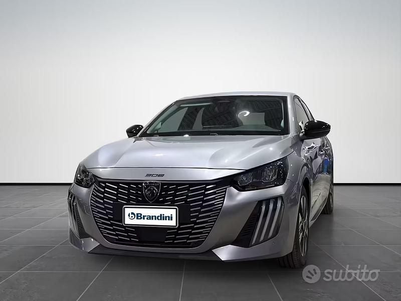 Usata Peugeot 208 Allure 101 CV (74 kW) 2025 Grigio Utilitaria