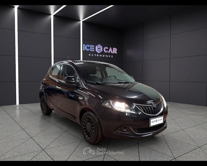 Gebraucht Lancia Ypsilon Silver 70 PS (51 kW) 2022 Schwarz Kleinwagen