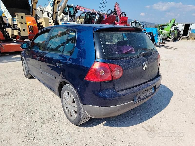Usata VW Golf IV 105 CV (77 kW) 2003 Blu Berlina