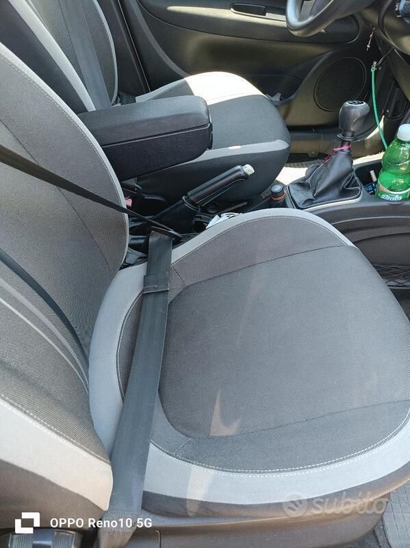 Usata Fiat Punto 77 CV (56 kW) 2012 Bianco Utilitaria