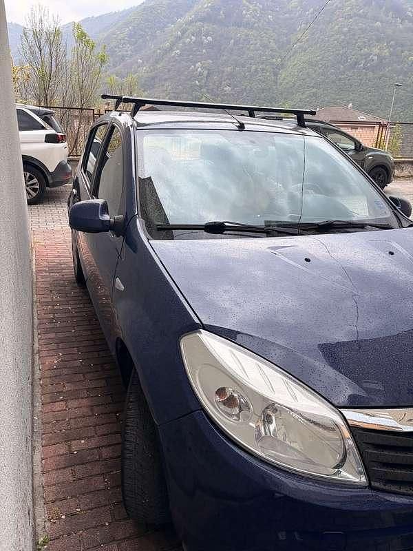 Usata Dacia Sandero Ambiance 75 CV (55 kW) 2009 Berlina