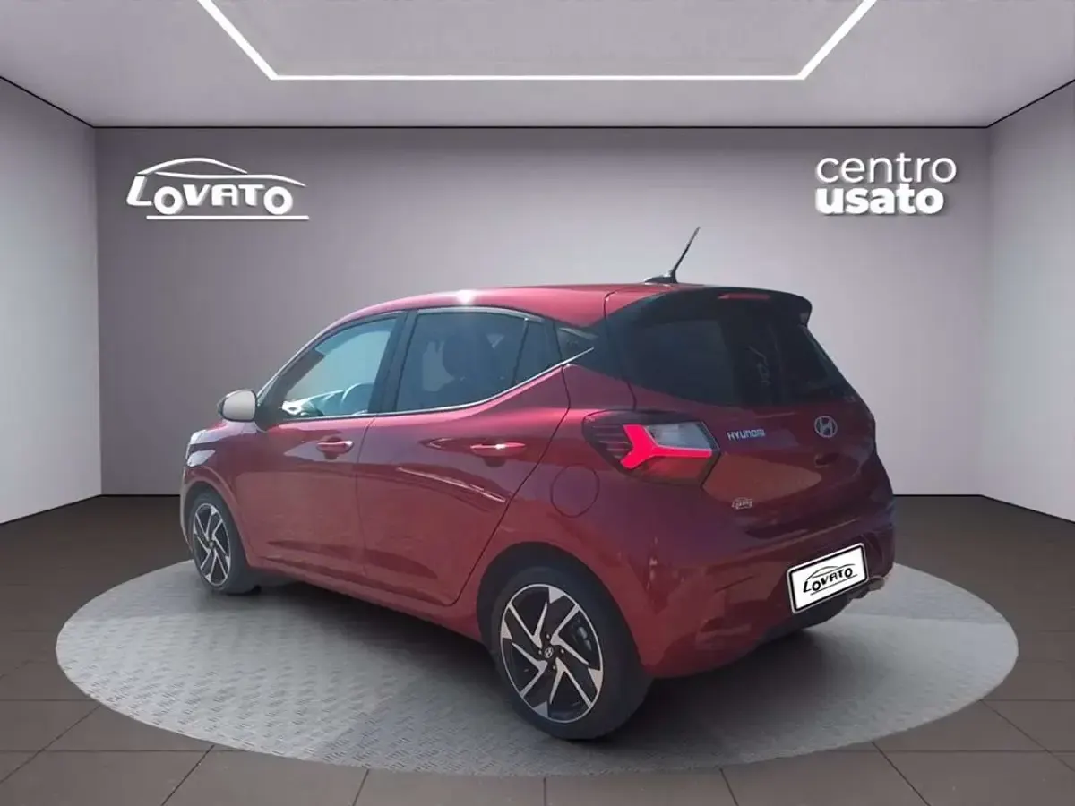 Usata Hyundai i10 Prime 63 CV (46 kW) 2025 Rosso Utilitaria