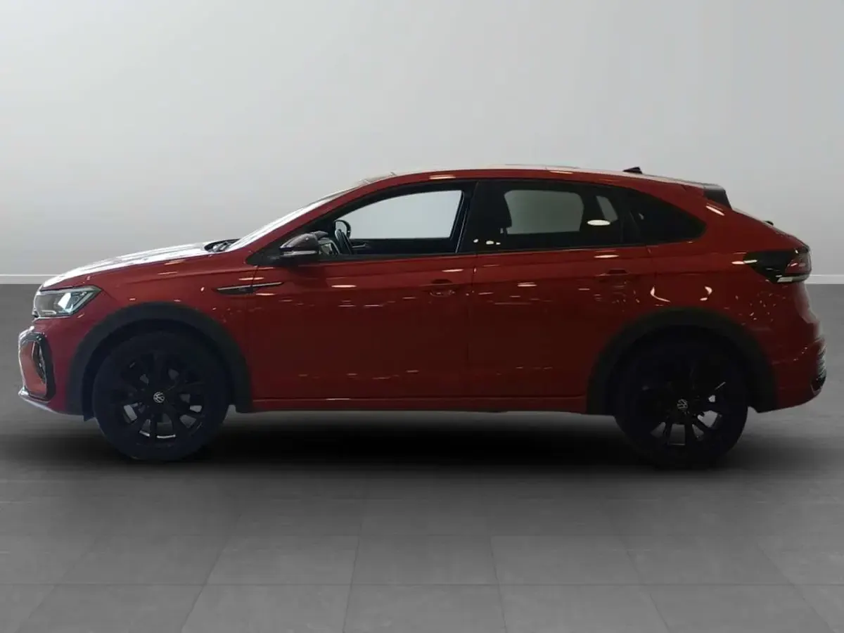Usata VW Taigo R-line 110 CV (80 kW) 2023 Kings red metallizzato SUV