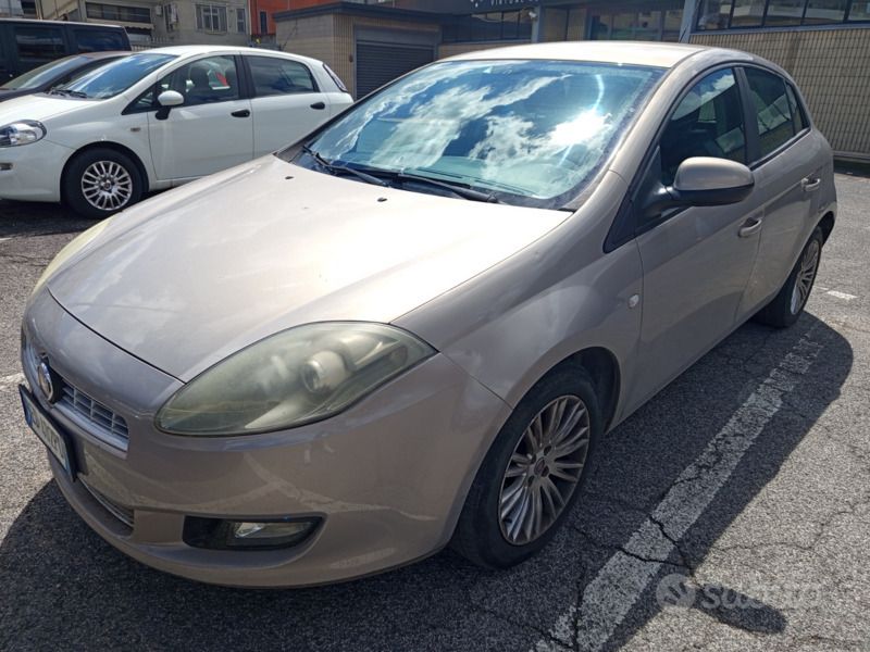 Usata Fiat Bravo 105 CV (77 kW) 2010 Grigio Utilitaria