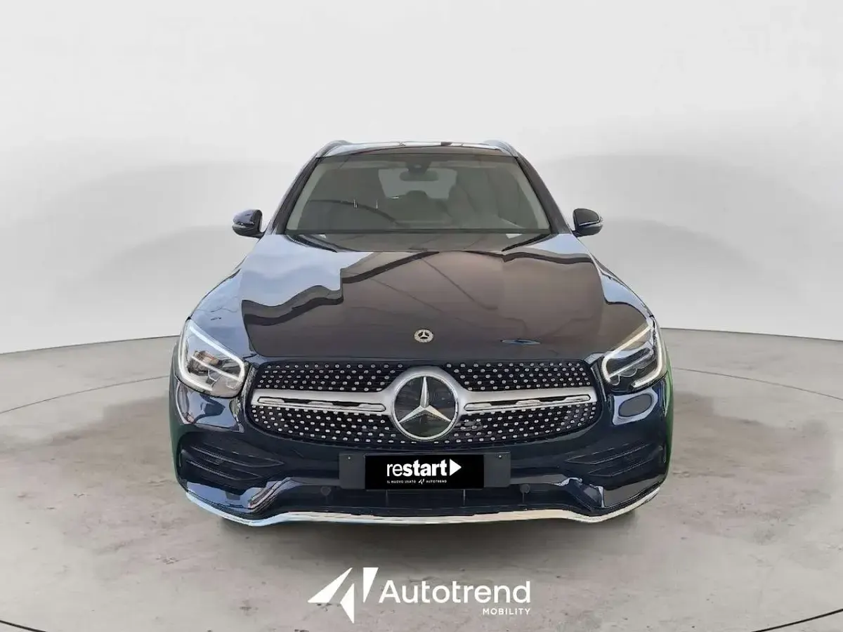 Usata Mercedes GLC300e Premium 320 CV (235 kW) 2022 Blu/azzurro SUV