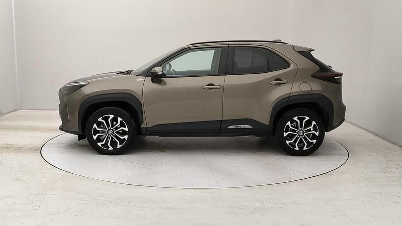Usata Toyota Yaris Cross Trend 92 CV (67 kW) 2023 Verde scuro SUV