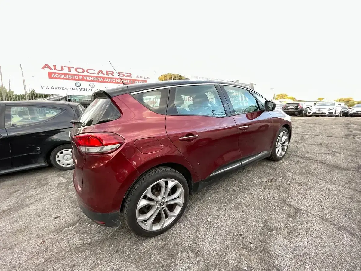 Usata Renault Scénic Intens 120 CV (88 kW) 2019 Rosso Monovolume
