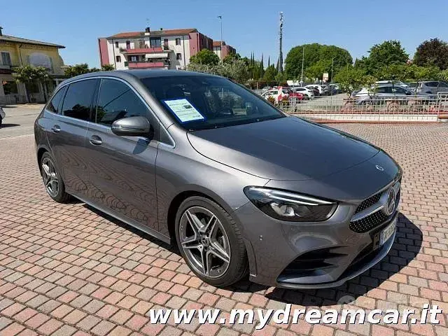 Usata Mercedes A180 AMG Line Premium 116 CV (85 kW) 2022 Grigio Monovolume