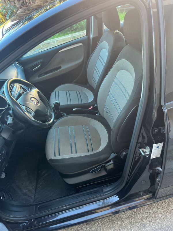 Usata Fiat Punto Evo 95 CV (69 kW) 2011 Nero Utilitaria