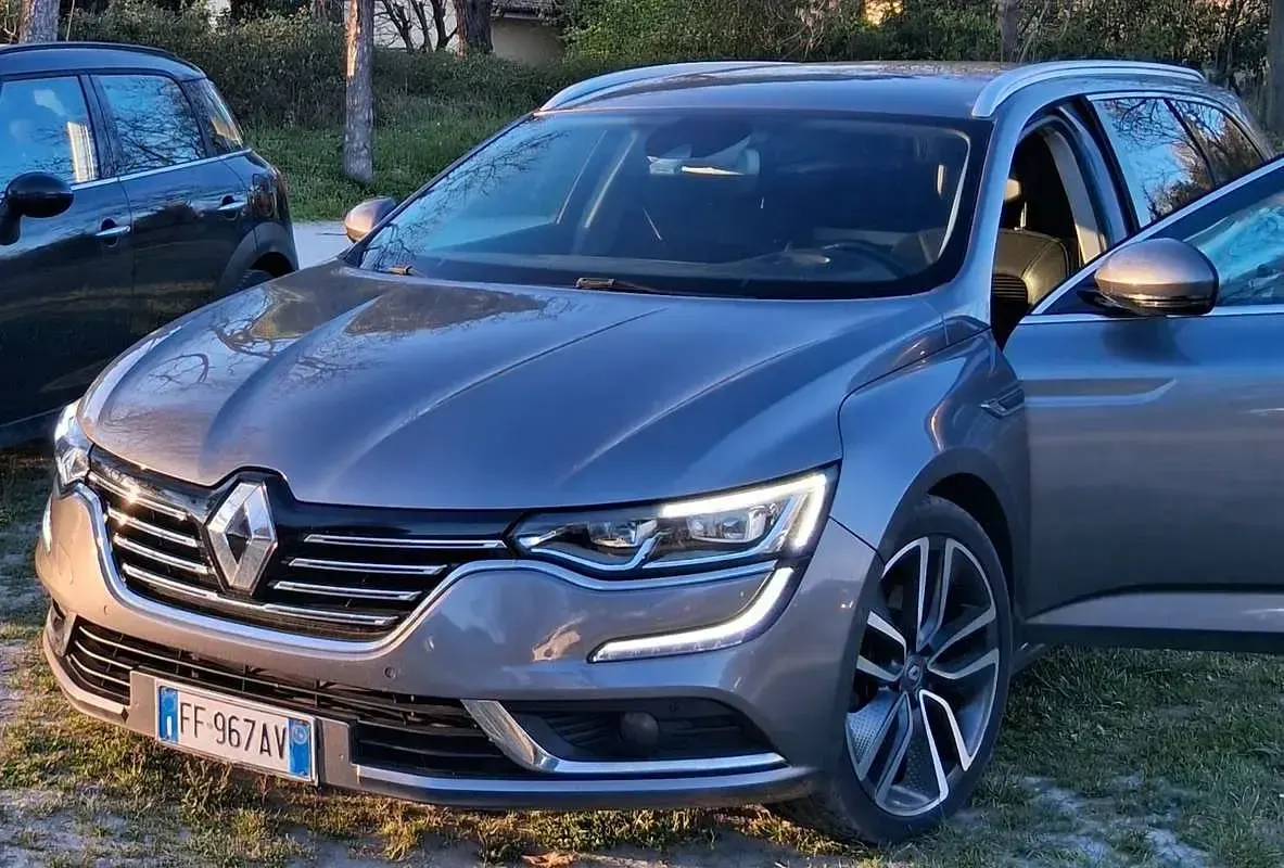 Usata Renault Talisman Intens 160 CV (117 kW) 2016 Grigio Station wagon