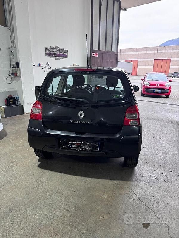 Usata Renault Clio II Dynamique 58 CV (42 kW) 2008 Nero Berlina