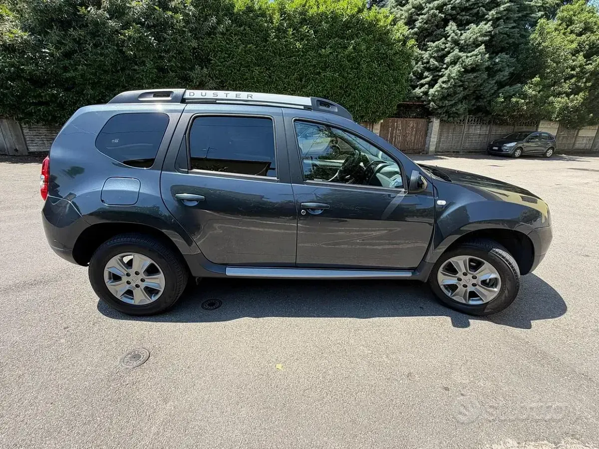 Usata Dacia Duster Black Shadow 114 CV (83 kW) 2017 Grigio SUV