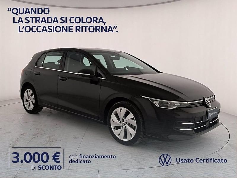 Usata VW Golf VIII Style 150 CV (110 kW) 2025 Grenadill black metallizzato Berlina