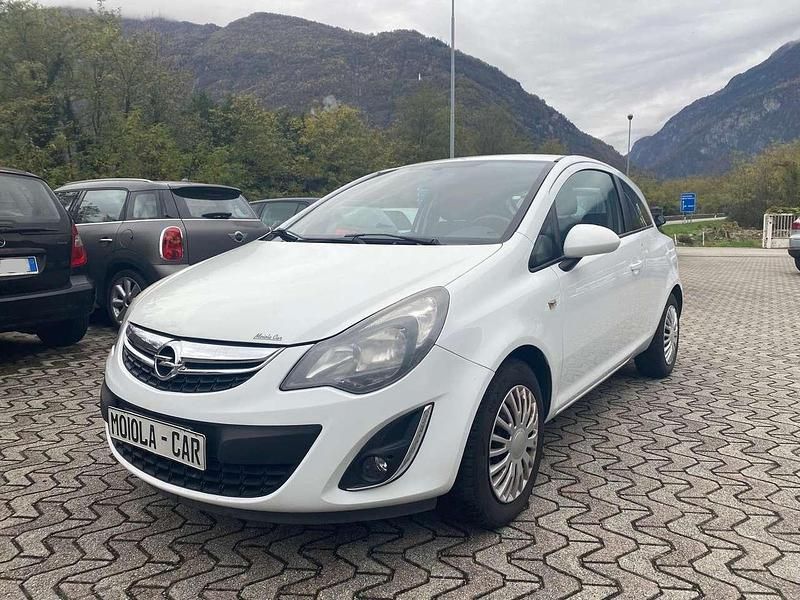 Usata Opel Corsa 65 CV (47 kW) 2014 Bianco Berlina