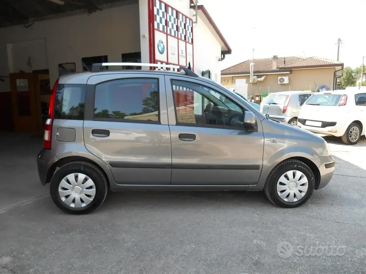 Usata Fiat Panda Dynamic 69 CV (50 kW) 2011 Grigio Utilitaria