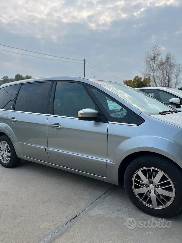 Begagnad Ford Galaxy 2007 Grå Minibuss