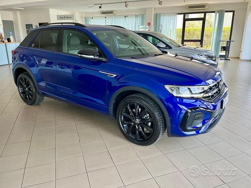 Usata VW T-Roc R-line 150 CV (110 kW) 2023 Blu SUV