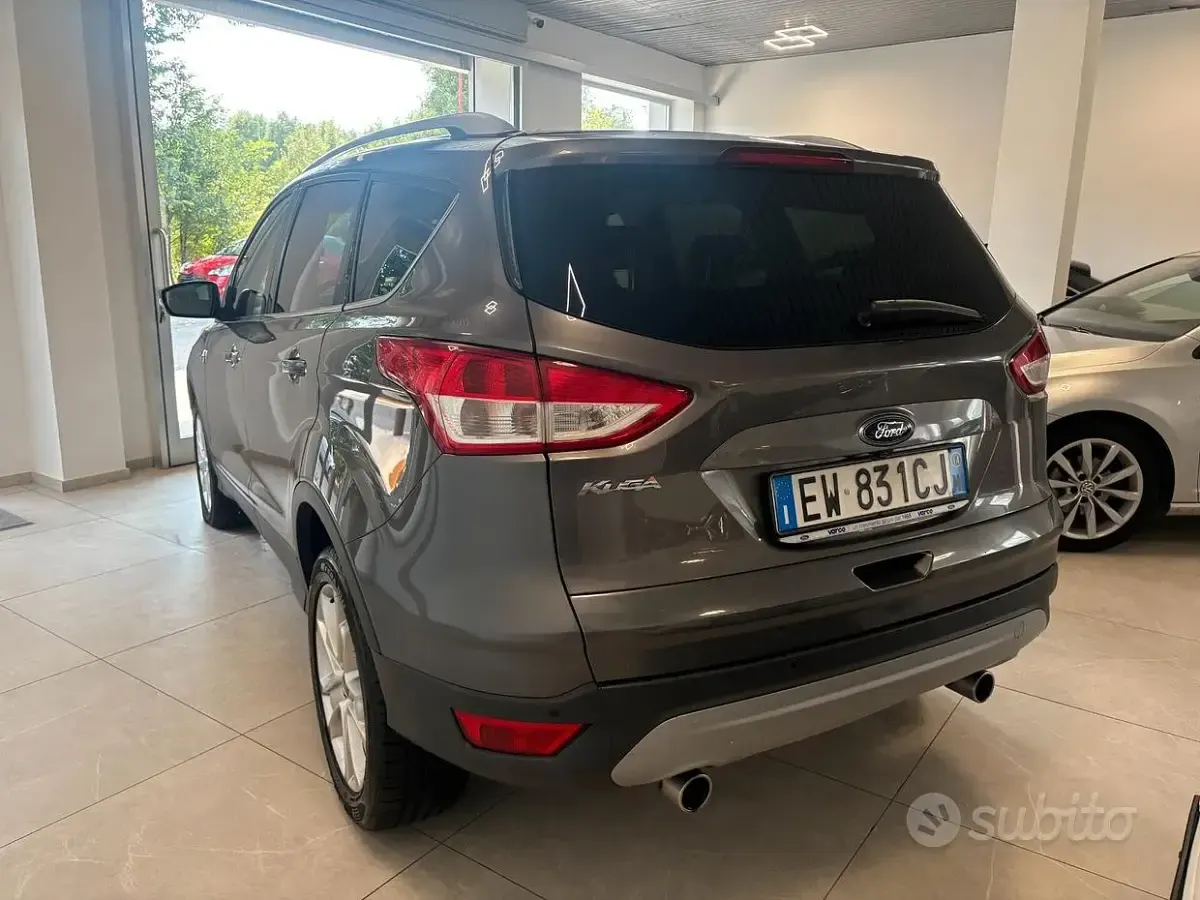 Usata Ford Kuga Titanium 163 CV (119 kW) 2015 Grigio SUV