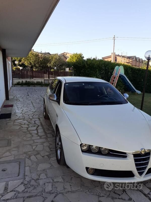 Usata Alfa Romeo 159 136 CV (100 kW) 2012 Bianco Station wagon