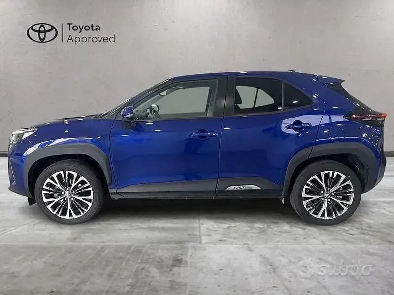 Usata Toyota Yaris Cross Lounge 116 CV (85 kW) 2022 Blu SUV