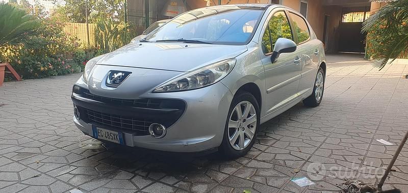 Usata Peugeot 207 90 CV (66 kW) 2008 Grigio Berlina