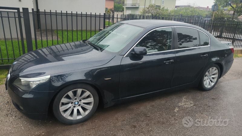 Blu Usata 2008 BMW 520 Berlina | 4500 € (Buon prezzo) - Immagine 1/4