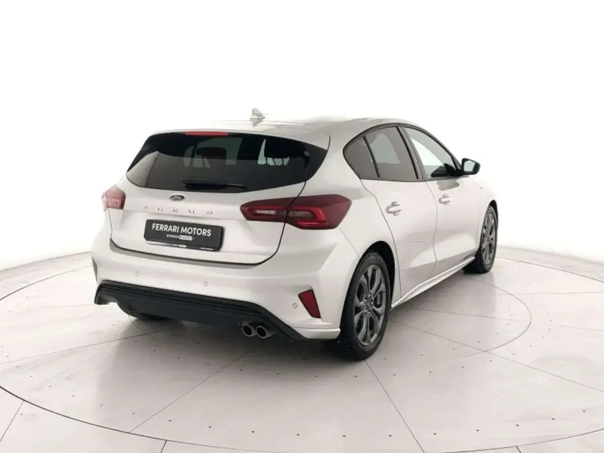 Usata Ford Focus ST-Line 125 CV (91 kW) 2025 Moondust silver metallizzato Utilitaria
