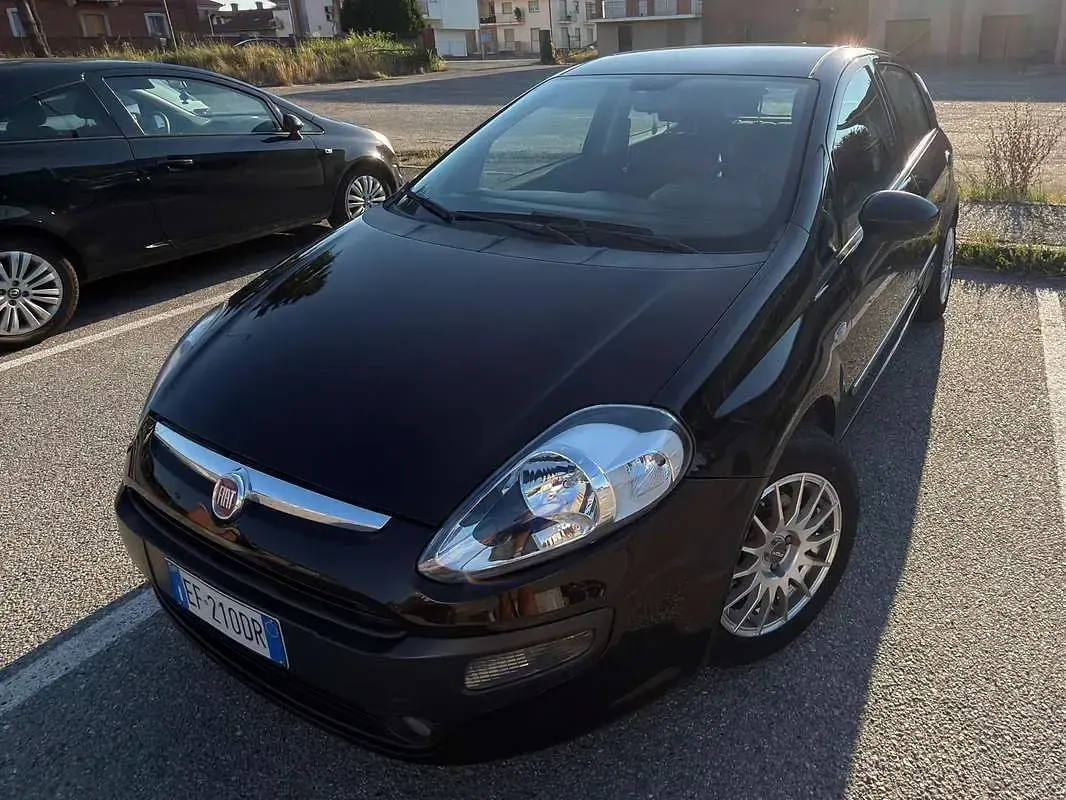 Usata Fiat Punto Evo Dynamic 69 CV (50 kW) 2010 Nero Utilitaria